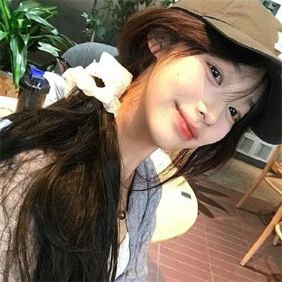 青青河畔草